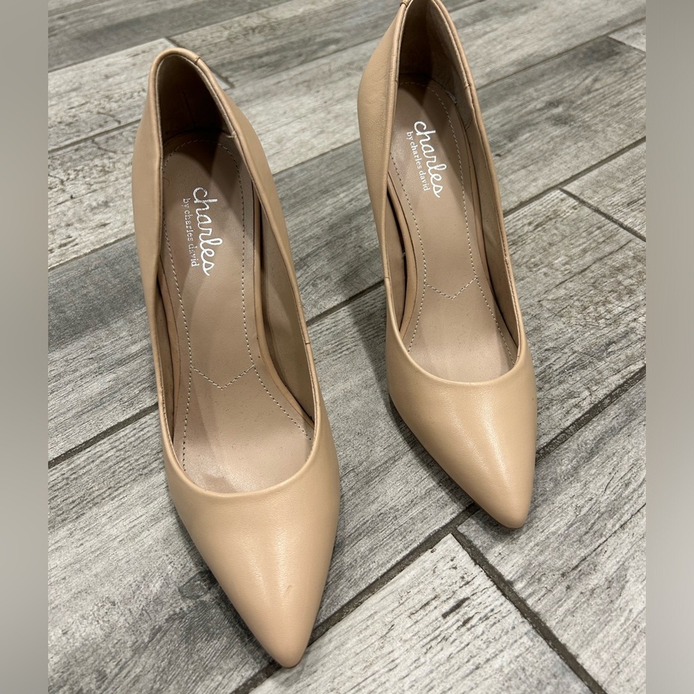 Charles David MAXX LEATHER nude pump heels
